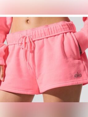 ALO Yoga Neon Bubblegum Pink Accolade Shorts